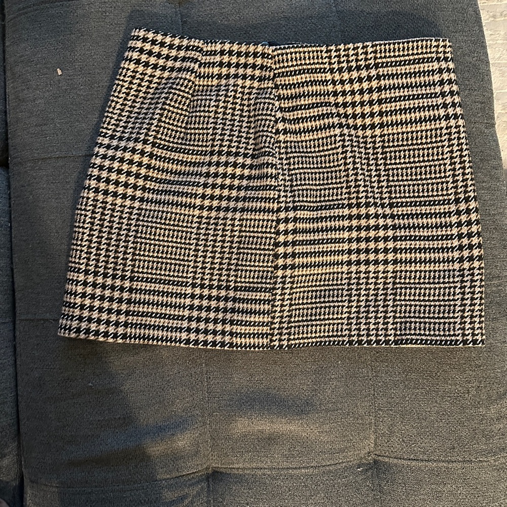 H&M Black and White Houndstooth Mini Skirt